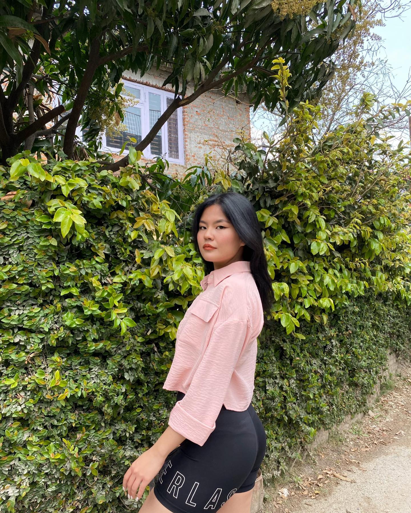 Box Pocket Loose Fit Crop Shirt