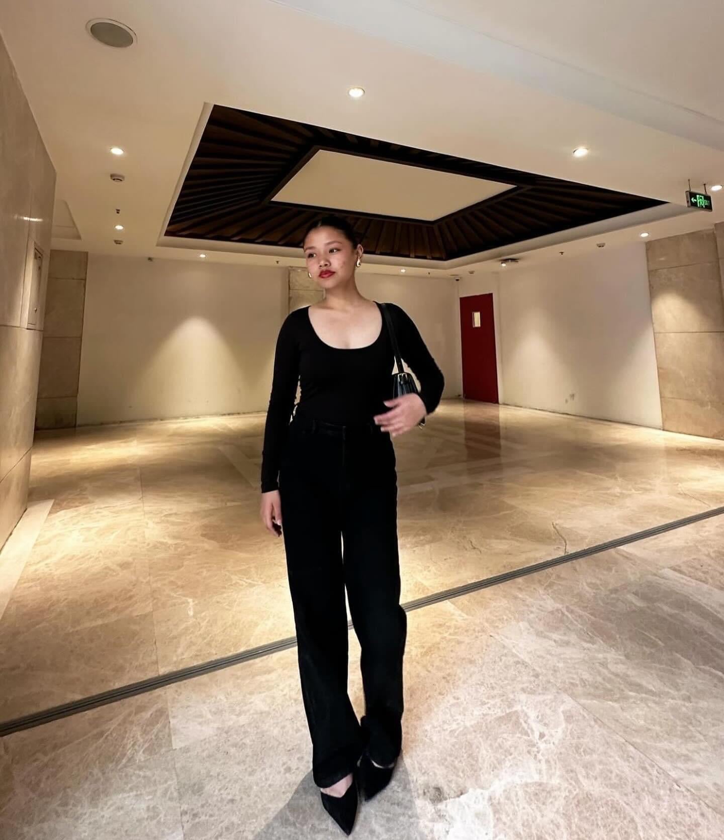 Deep Scoop -Neck Full Sleeve Bodysuit