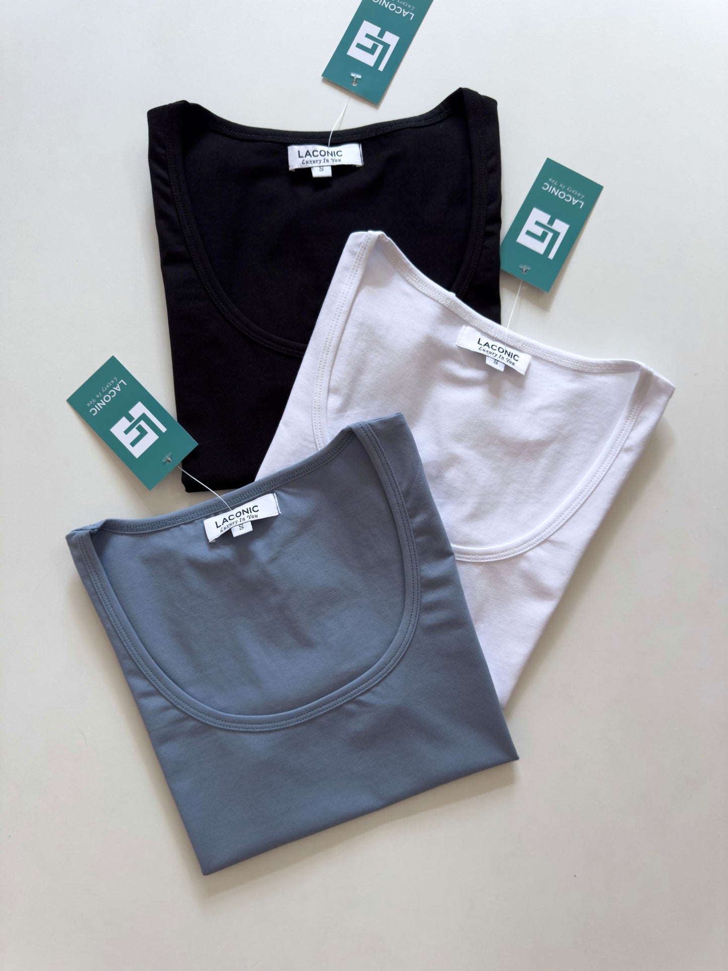 Daisy Dew Top - Scoop Neck Half Sleeve Fitted Top