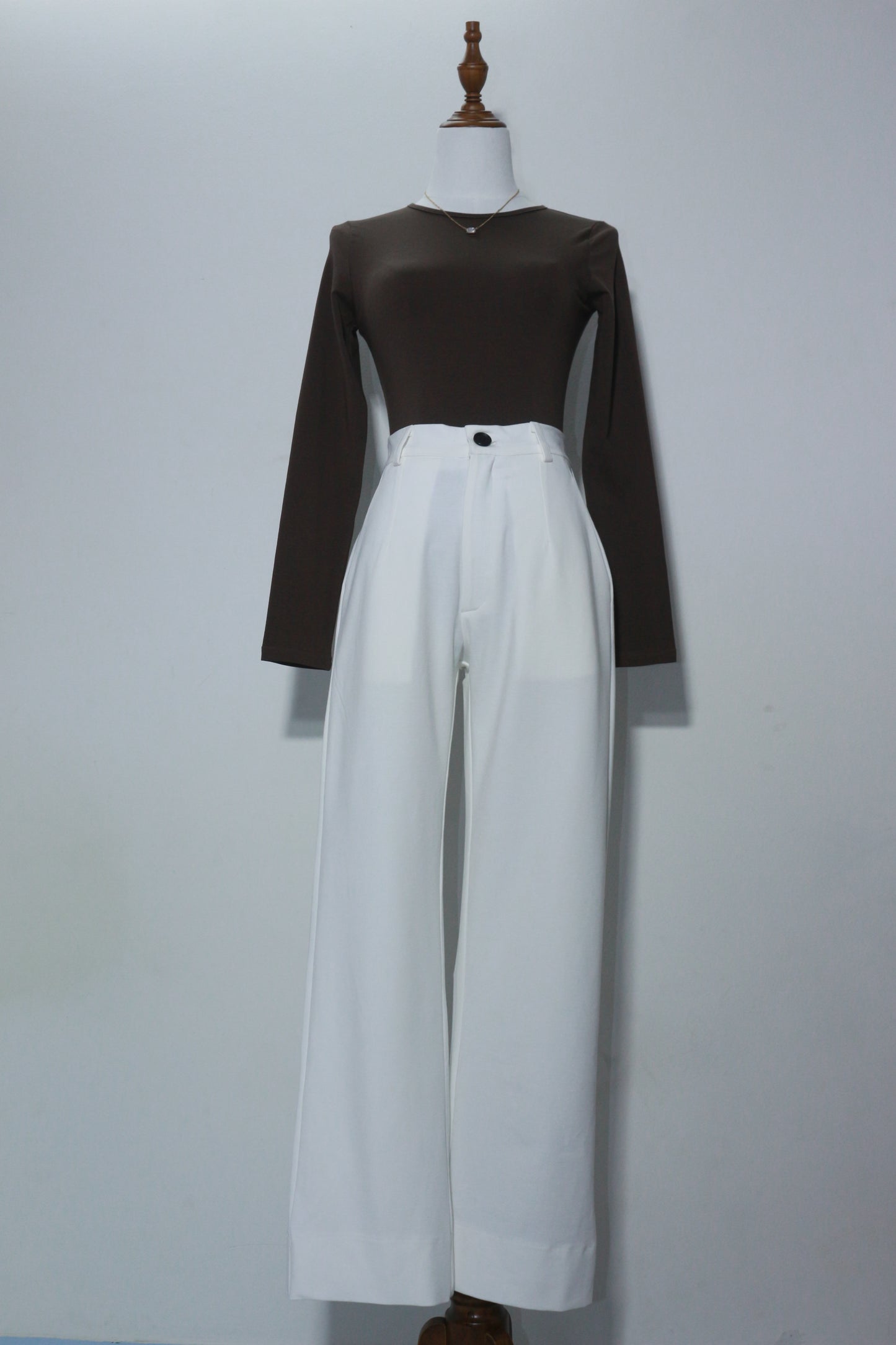 Tailored Straight Legged Pant