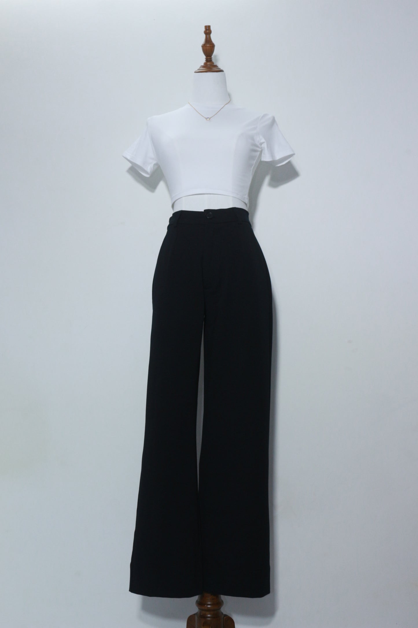 Tailored Straight Legged Pant