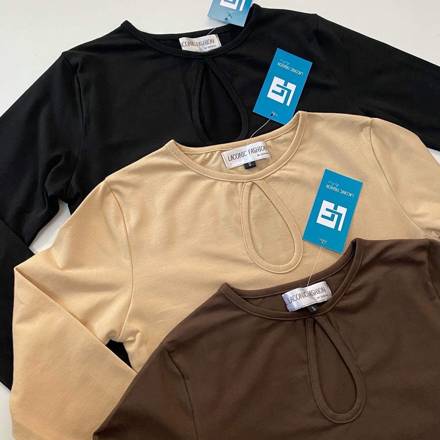 Key Hole Detail Full Sleeve Fitted Crop Top