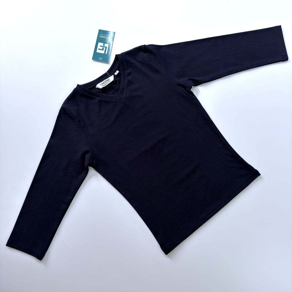 Contour V - Neck Quarter Sleeve Fitted Top