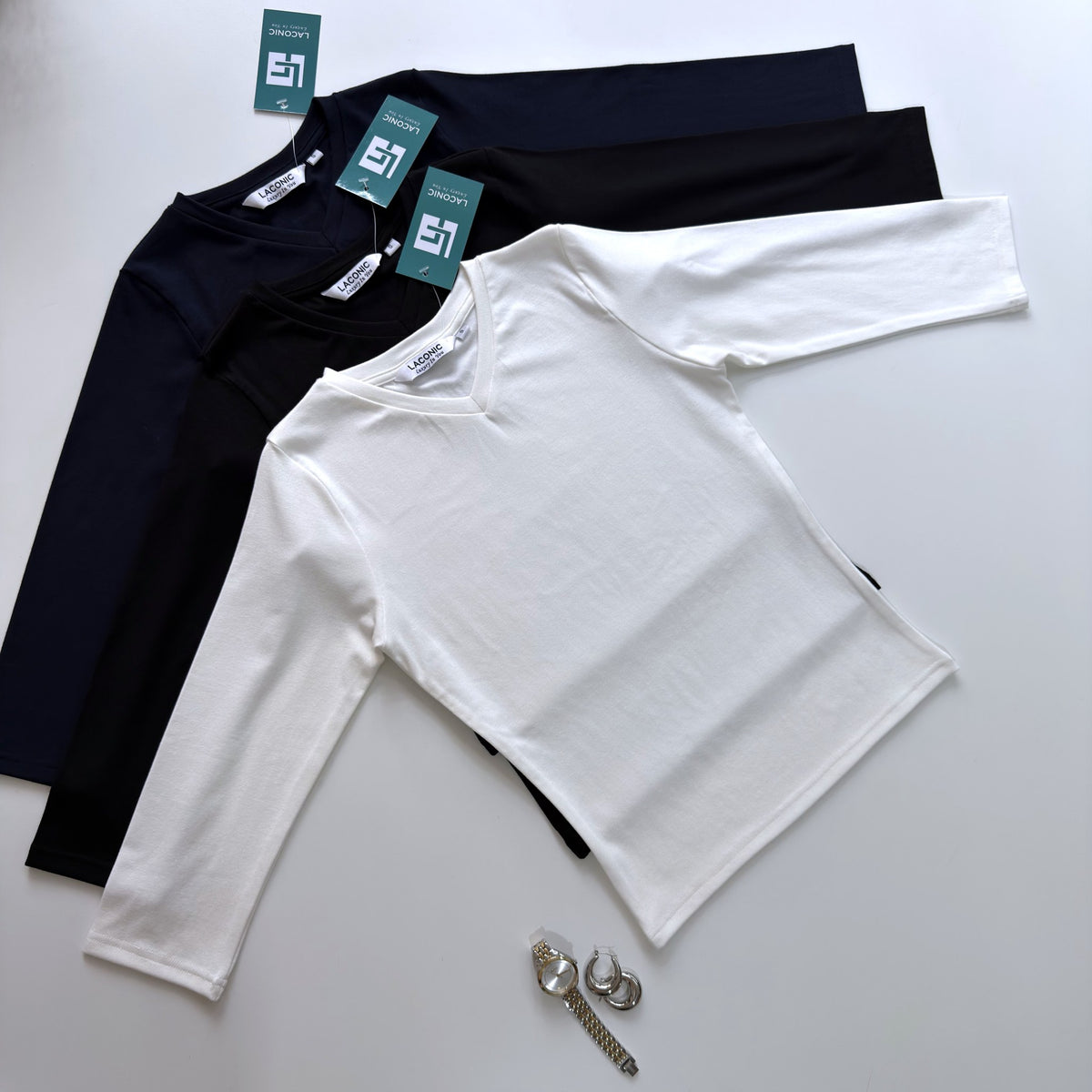 Contour V - Neck Quarter Sleeve Fitted Top