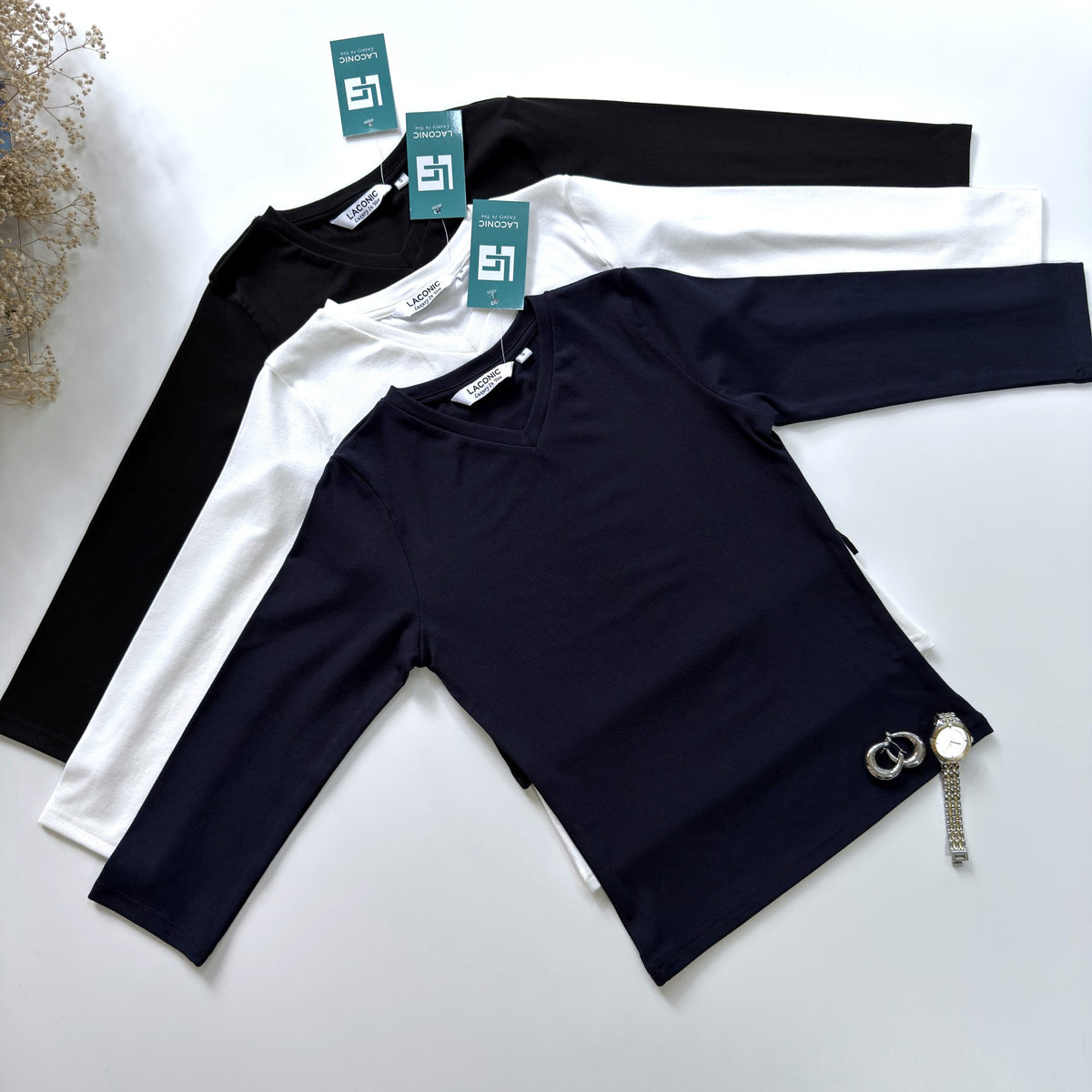 Contour V - Neck Quarter Sleeve Fitted Top