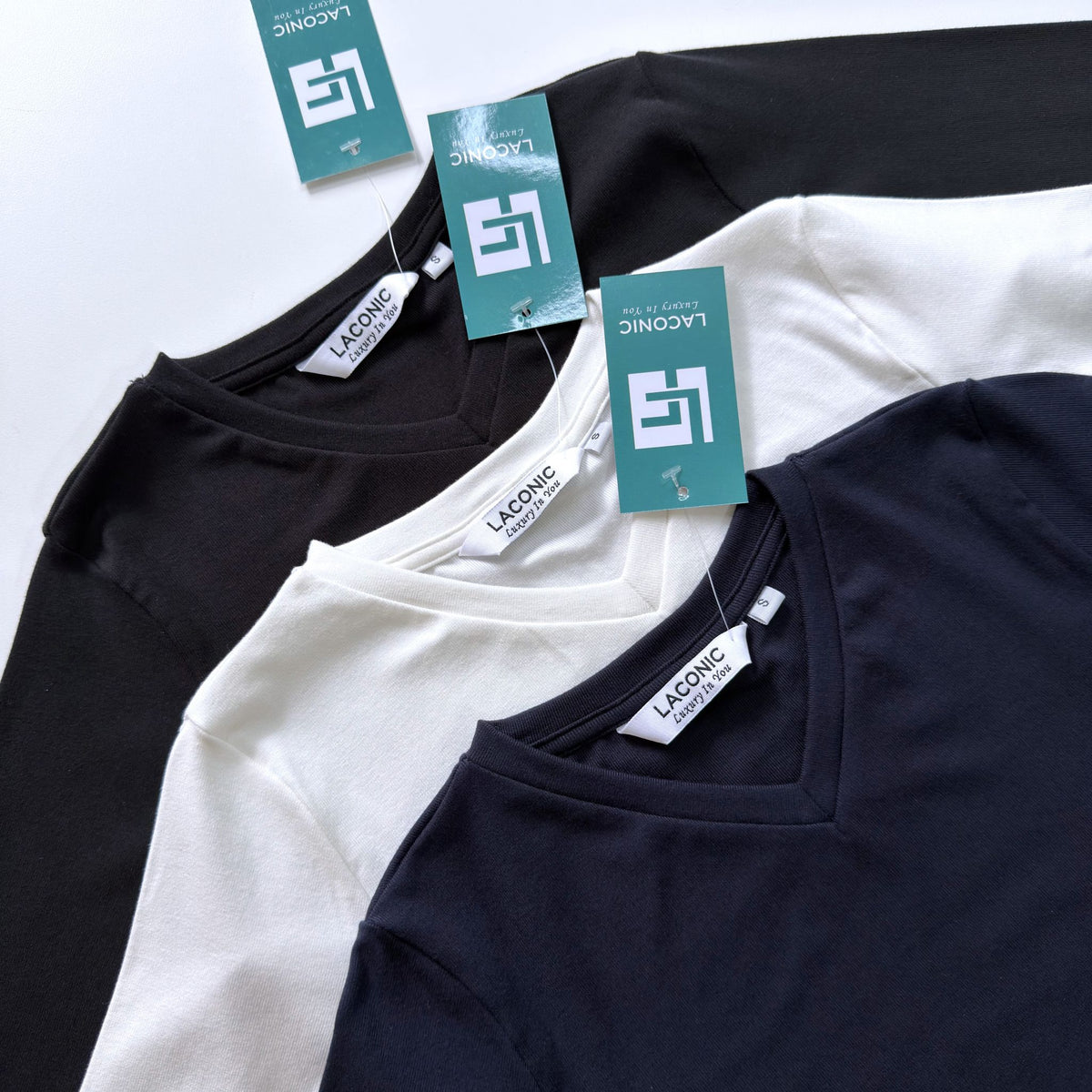 Contour V - Neck Quarter Sleeve Fitted Top